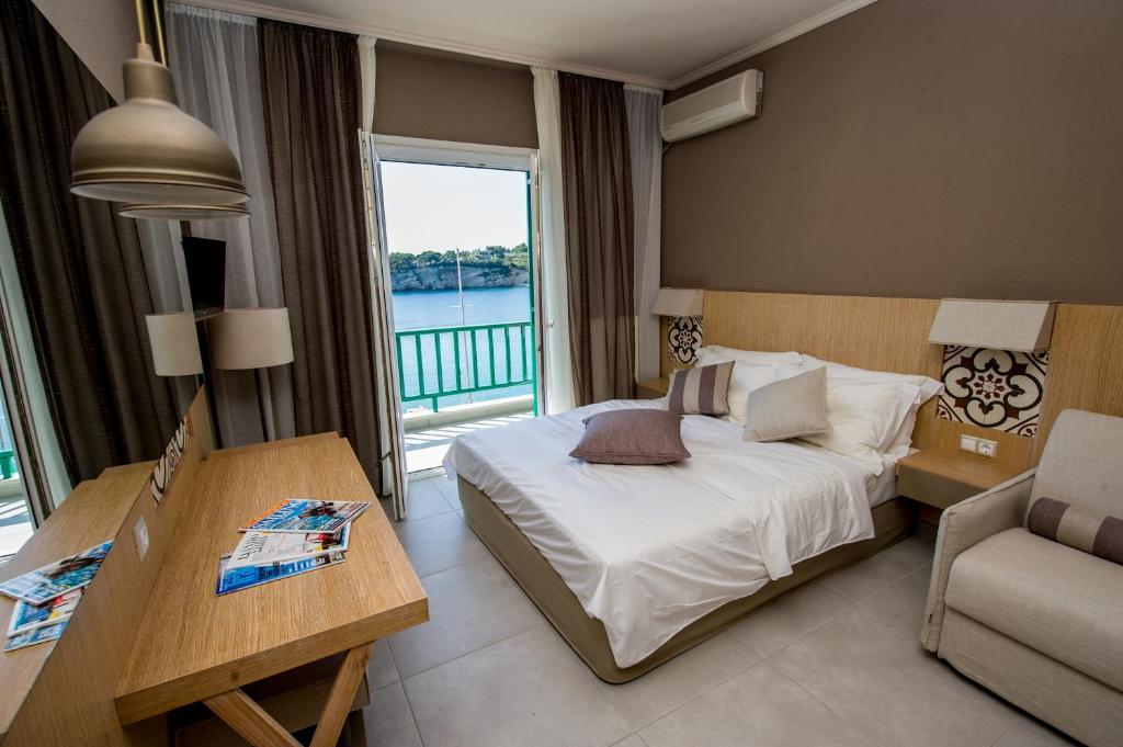 Alkyon Hotel Patitírion Exteriér fotografie